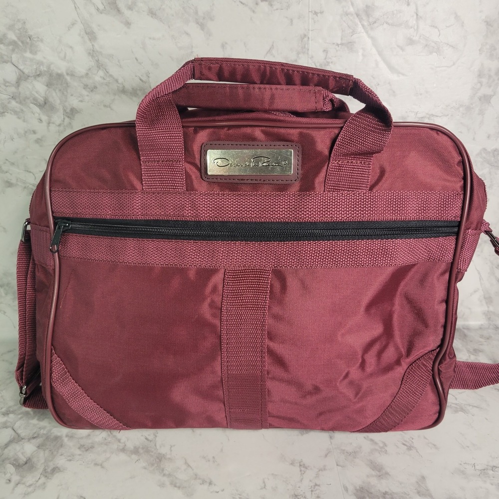 Oscar de la Renta Burgundy Nylon Travel Bag Weekend Carry On Duffel Shoulder Bag